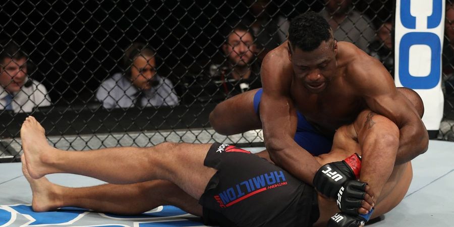 SEJARAH HARI INI - Kejadian Langka, Satu-satunya Kemenangan Kuncian Francis Ngannou di UFC