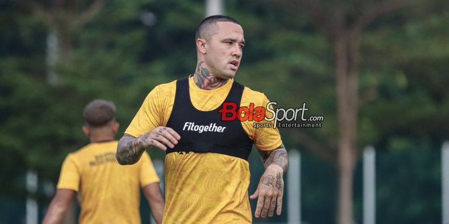 Radja Nainggolan Belum Siap Debut Juga untuk Bhayangkara FC, Mundur 2 Bulan dan Kini Bayarannya Rp 454 Juta Per Laga