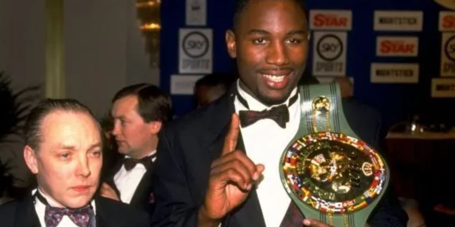 SEJARAH HARI INI - Sabuk Dipungut dari Tempat Sampah, Lennox Lewis Jadi Juara Tinju Kelas Berat WBC