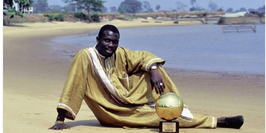 SEJARAH HARI INI - Ballon d'Or Pertama dan Satu-satunya yang Dimenangi Pemain Afrika