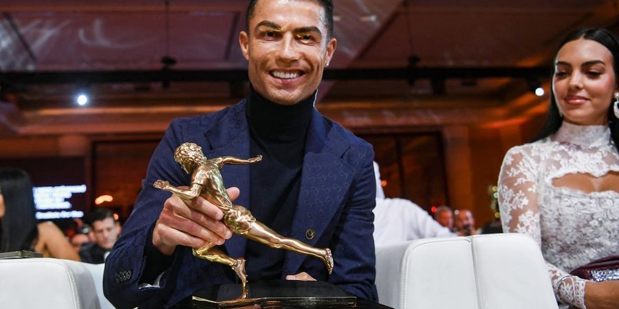 Borong 3 Penghargaan di Globe Soccer Awards 2023, Cristiano Ronaldo Dapat Kue GOAT dari Al Nassr