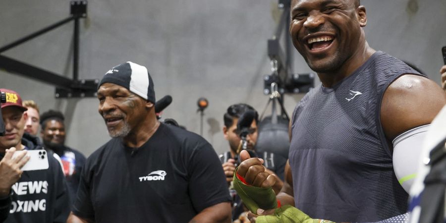 Tinju Dunia - Dicuekin Mike Tyson, Legenda MMA Ngidam Diadu dengan Francis Ngannou