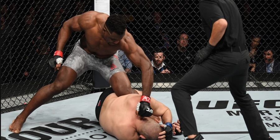 SEJARAH HARI INI - Pakai KO 26 Detik, Francis Ngannou Kirim Eks Raja Kelas Berat UFC ke Alam Pensiun