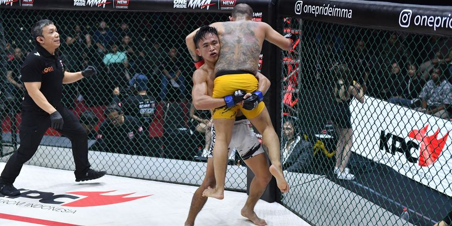 Bungkam Mulut Besar Lawan, Novan Kaunang Kalahkan Brando Mamana di One Pride MMA 77