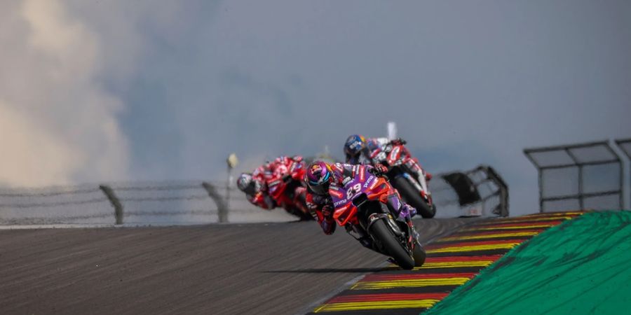 MotoGP Jerman 2024 - Start Jadi Kunci, Enea Bastianini Sudah Mata-matai Jorge Martin