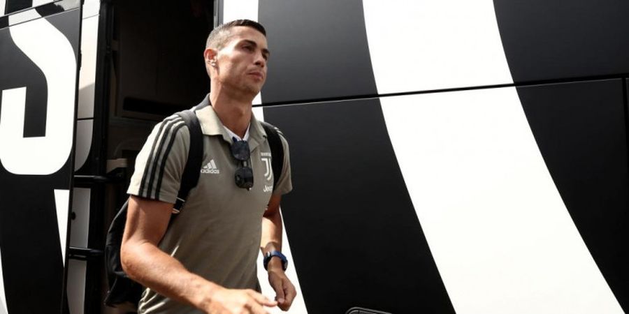Cristiano Ronaldo Pamerkan Sepatu Baru Jelang Debut untuk Juventus