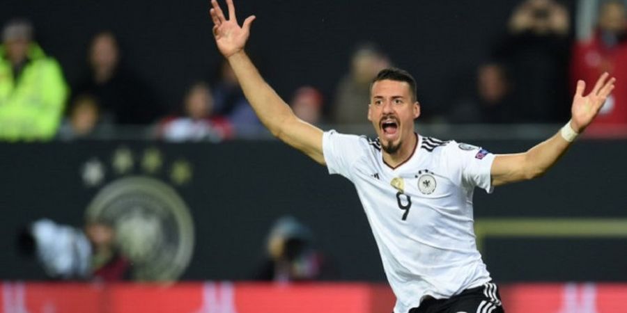 Kecewa Tak Masuk Skuat Piala Dunia 2018, Striker Timnas Jerman Pensiun Dini