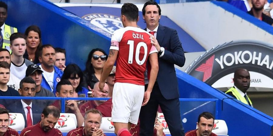 Arsenal Menang atas West Ham, Mengapa Unai Emery Tak Mainkan Mesut Oezil?