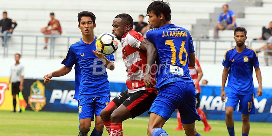 Madura United Tanpa Greg Nwokolo Saat Jamu PSIS Semarang