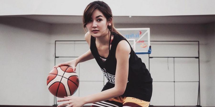 Tak Kalah Segar dari Es Buah, Tampilan Baru Maria Selena Sukses Bikin Netizen Klepek-klepek