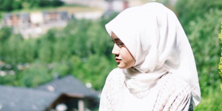 Resmi Lepas Masa Lajang, Pebalap Indonesia Ini Dapatkan Istri yang Cantik Banget!