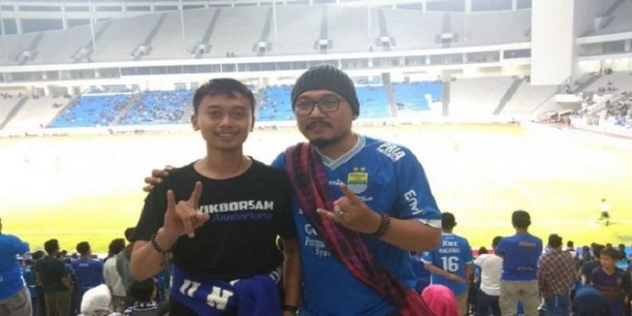 Outfit Kupluk dan Sarung, Asa Bobotoh untuk Persib Bandung di Puncak Klasemen LIga 1 2018