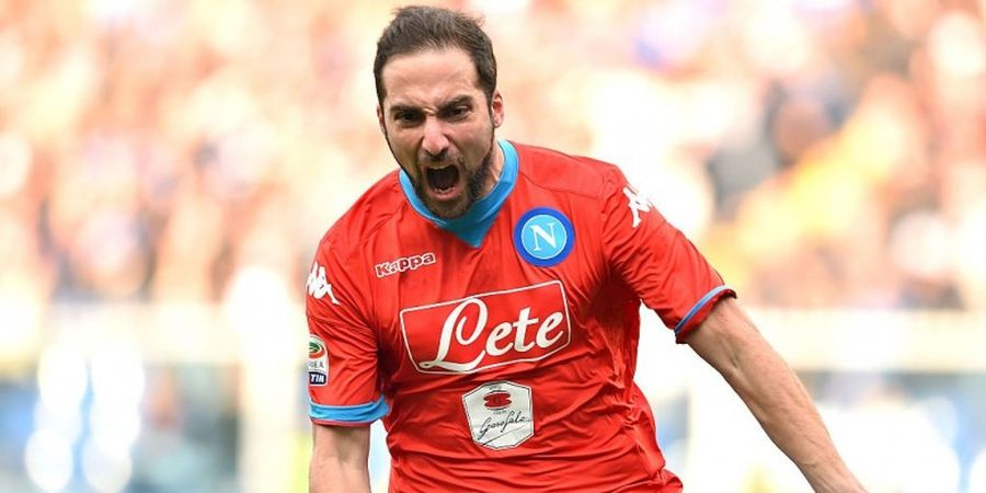 Gonzalo Higuain Undang Maradona Lewat Telepon