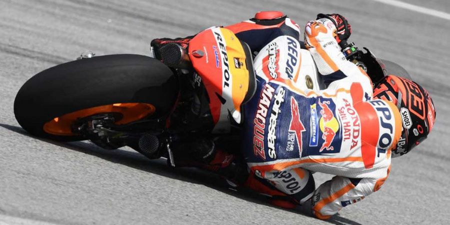 Pebalap Moto3 Ini Sukses Bikin Atraksi Sekaligus Tirukan Teknik Balapan Milik Marc Marquez