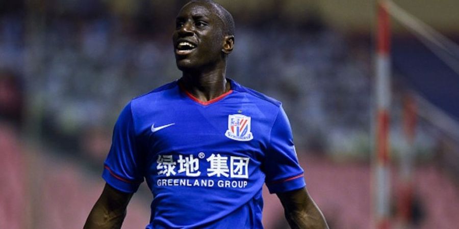 Alami Patah Kaki, Demba Ba Tolak Menyerah