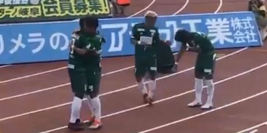 VIDEO - Pemain Klub Liga Jepang Cedera Gara-Gara Selebrasi Tinju Udara