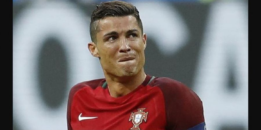 Ronaldo pada Anak-anak Suriah: Saya Seorang Pemain yang Sangat Terkenal, Tapi Kalian Para Pahlawan yang Sesungguhnya!