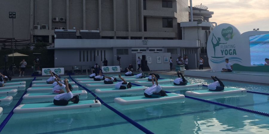 Mencapai Gaya Hidup Sehat dengan Floating Yoga