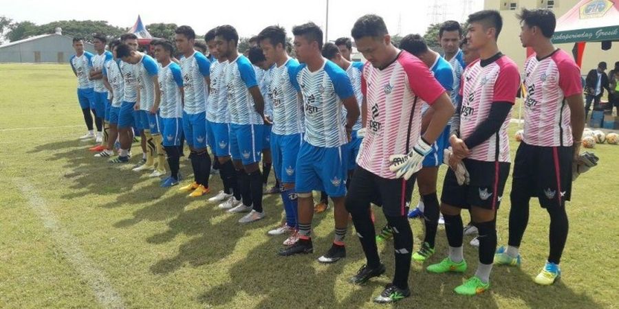 Latihan Perdana Persegres Gresik United di Stadion Baru