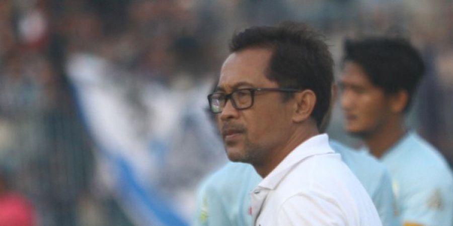 Persela Vs Semen Padang - Pertarungan Harga Diri 2 Pelatih Pengganti