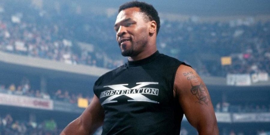10 Ending WrestleMania Terepik Versi WWE, Salah Satunya Saat Mike Tyson Kanvaskan HBK