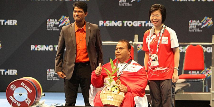 Tim Angkat Berat Indonesia Jadi Juara Umum pada ASEAN Para Games 2017