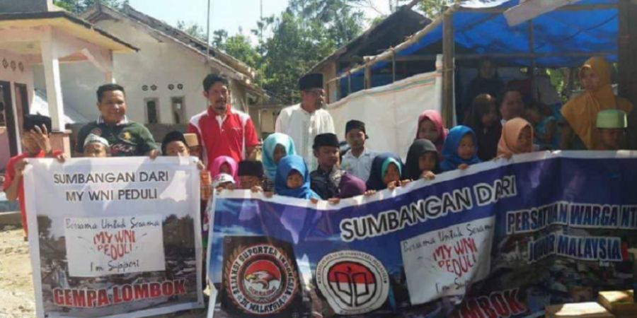 Aliansi Suporter Indonesia di Malaysia Salurkan Bantuan untuk Korban Gempa di Lombok 