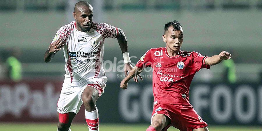 Aksi Boaz Solossa ke Gawang Madura United Berbuah Gol Terbaik Liga 1 Bulan Mei 2018