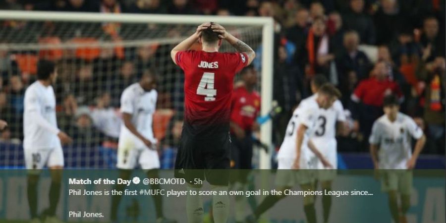 VIDEO - Blunder Konyol Phil Jones yang Merugikan Manchester United