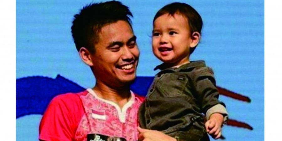 Meskipun Kalah, Tontowi Ahmad Berikan Hadiah Lebih Indah dari Medali Emas di Hari Ulang Tahun Anak Tercinta