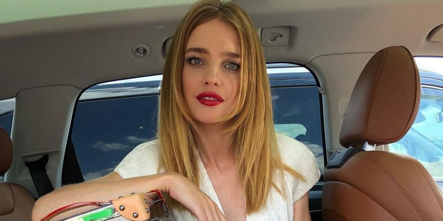 6 Potret Seksi Natalia Vodianova, Supermodel Cantik Pembawa Trofi Piala Dunia 2018