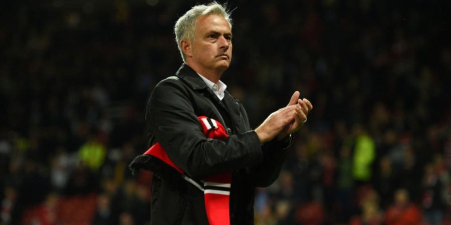 Kalah Lagi,  Jose Mourinho Masih Tetap Berikan Pujian untuk Penggemar Manchester United