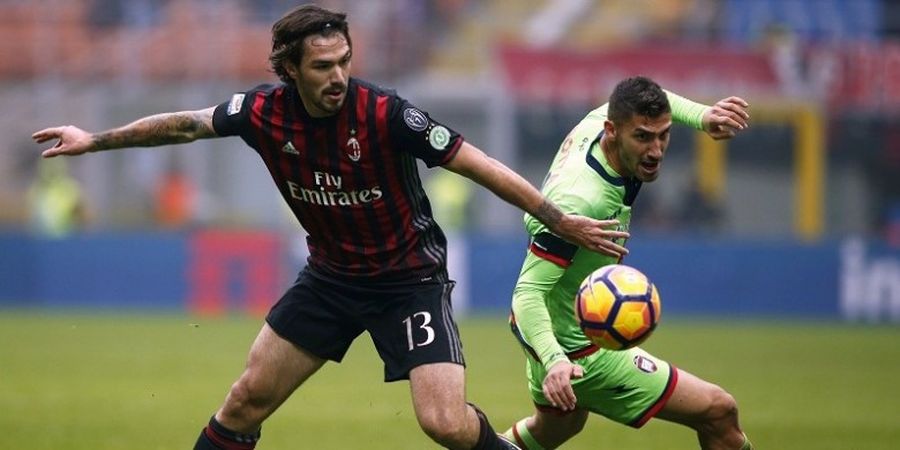 Susah Payah Tekuk Crotone, Milan Kuntit Juventus