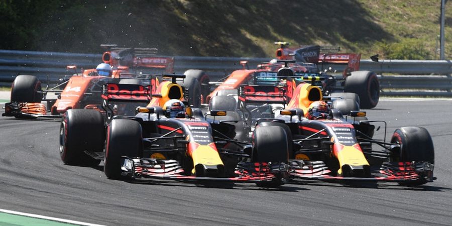 Disenggol Rekan Setim, Balapan Ricciardo Selesai pada Lap Pertama