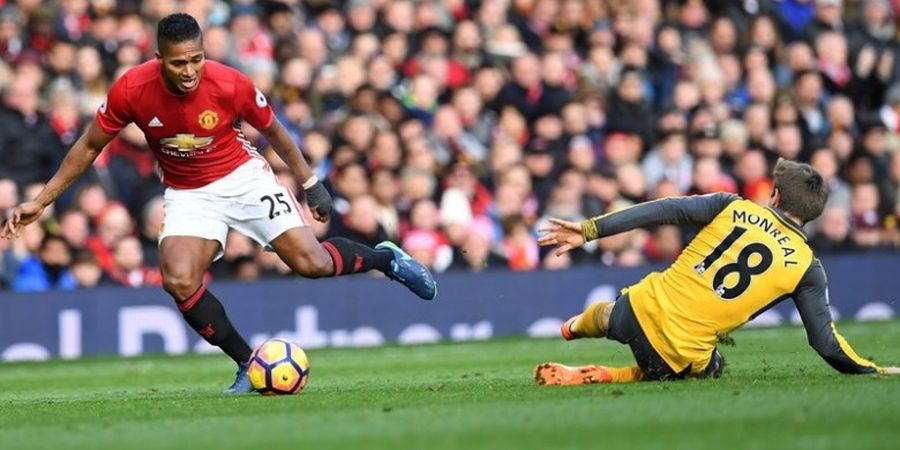 Howard Webb: Man United Seharusnya Dapat Penalti