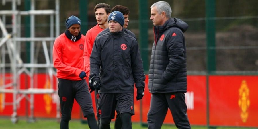 Jose Mourinho Tinggalkan Wayne Rooney 