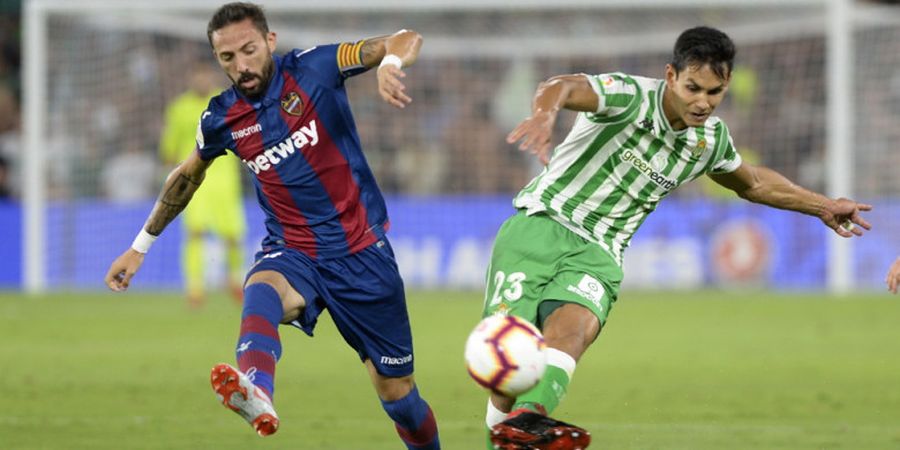 Bek Real Betis Ini Jadi Playmaker Paling Sibuk di Liga Spanyol 2018-2019