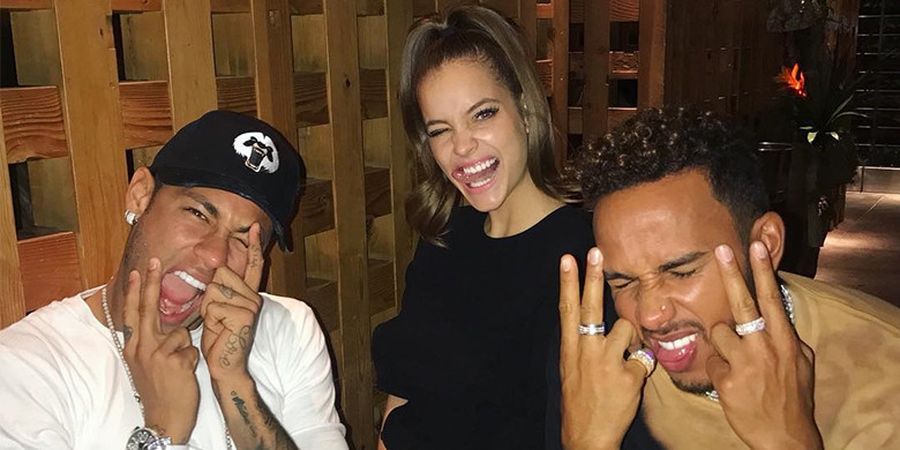 Bukan Neymar atau Lewis Hamilton, Inilah Sosok Ganteng Kekasih Barbara Palvin