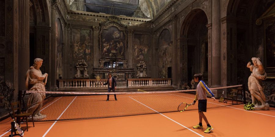 Sensasi Bermain Tenis di Dalam Gereja Tua Kota Milan