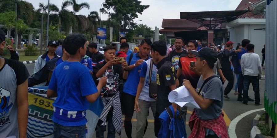 Borneo FC Vs Persib Bandung - Chant Suporter Terdengar di Laga Tanpa Penonton