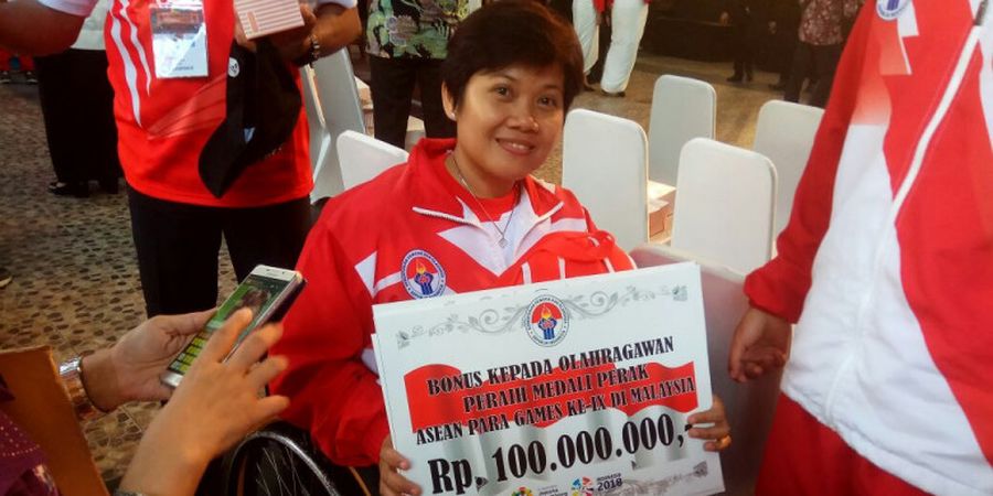 Pemerintah Serahkan Bonus ke Atlet Peraih Medali ASEAN Para Games 2017