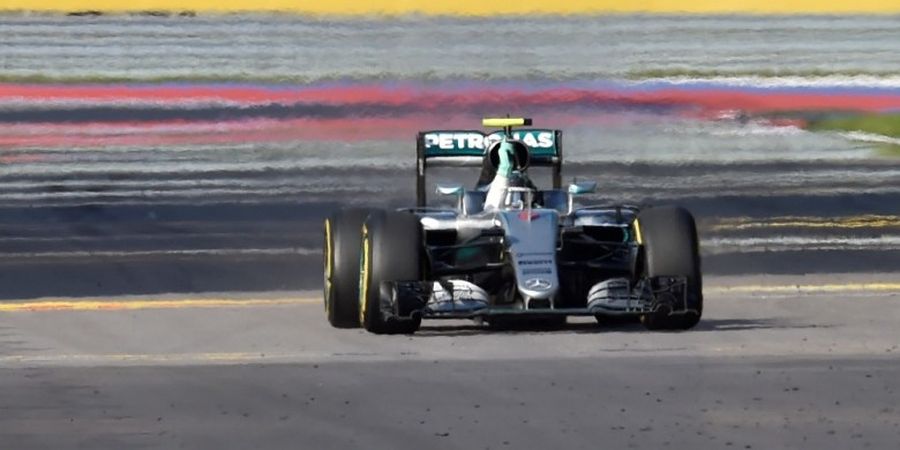 Rosberg Kalahkan Hamilton Lagi