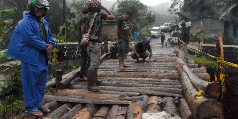 Garut Diterjang Banjir Bandang, Striker Persib Pun Berduka