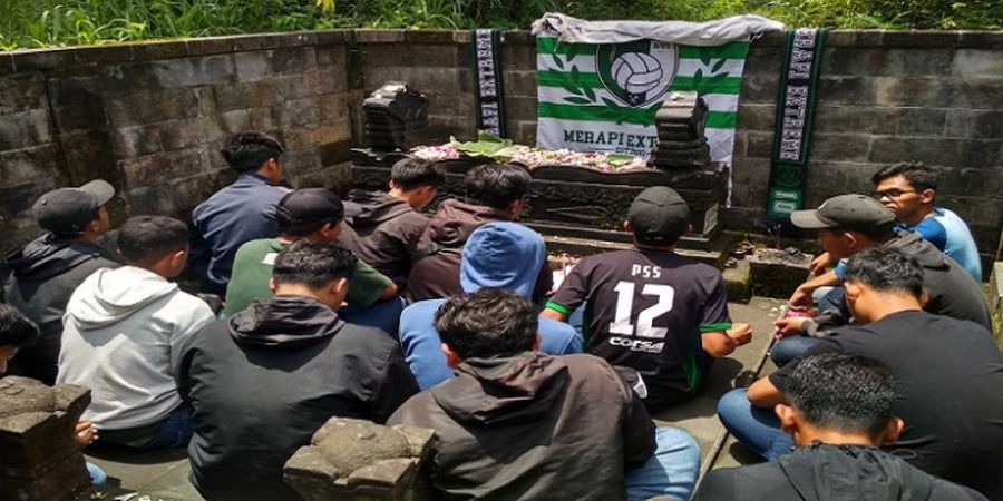 Long Weekend, Suporter PSS Sleman Ziarah ke Makam Mbah Maridjan