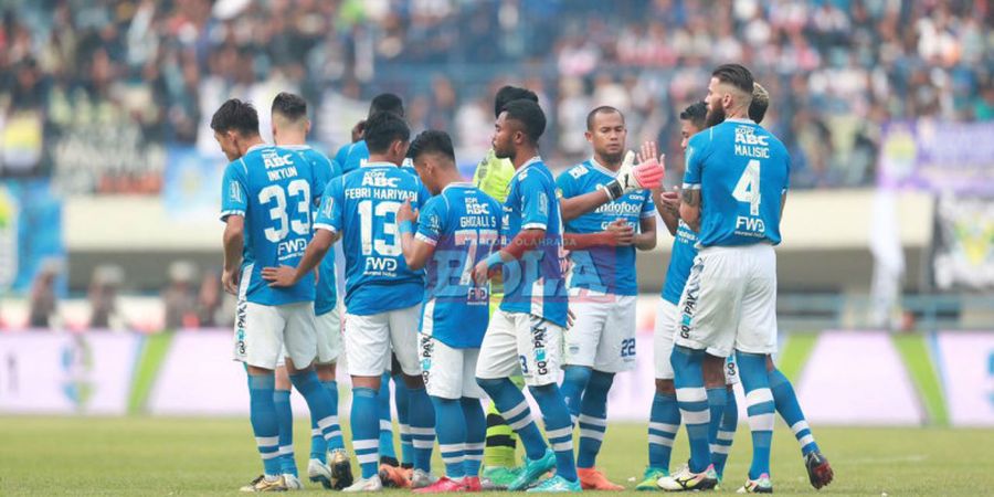 Rekap Transfer Persib Bandung - 8 Pemain Angkat Kaki dan Datangkan 5 Penggawa Baru