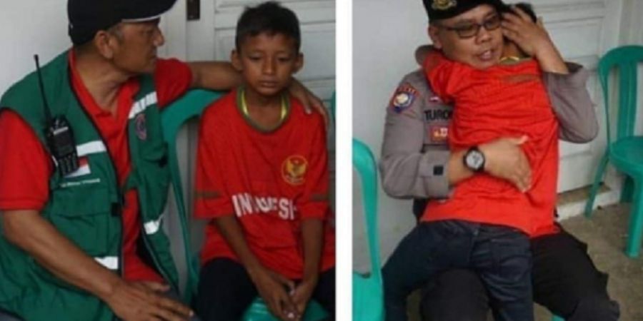 Pesepakbola Cilik Ini Selamat dari Terjangan Tsunami yang Melanda Lampung dan Banten