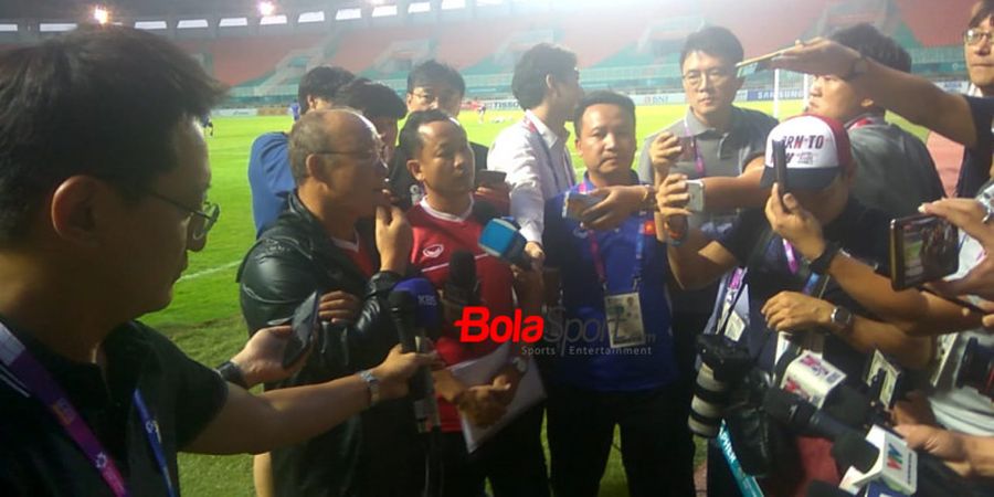 Latihan Terakhir Jelang Semifinal Sepak Bola Asian Games 2018, Pelatih Vietnam Diburu Wartawan Korea