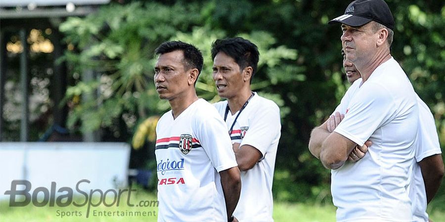 Pulang ke Kampung Halaman, Pelatih Bali United Latih Sekolah Sepak Bola Cilacap