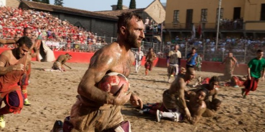 Calcio storico Fiorentino фото красивого прохода команды