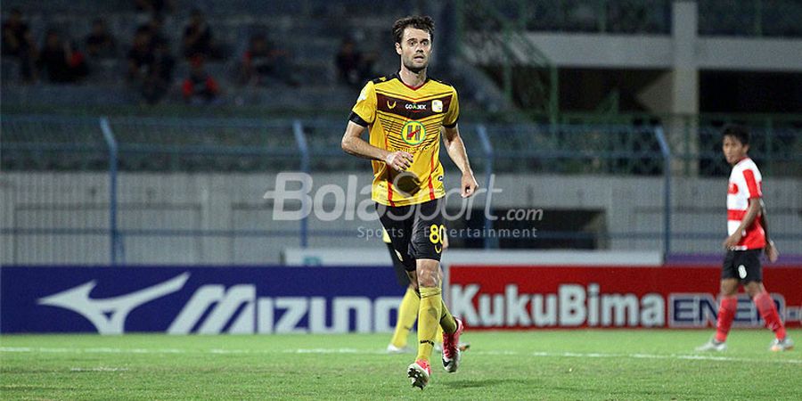 Barito Putera Resmi Perpanjang Kontrak Douglas Packer